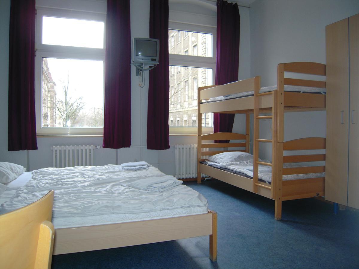 Happy Go Lucky Hotel + Hostel Schoneberg Berlin Exterior foto