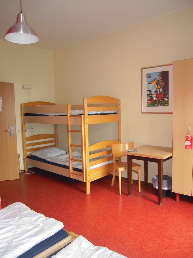 Happy Go Lucky Hotel + Hostel Schoneberg Berlin Exterior foto