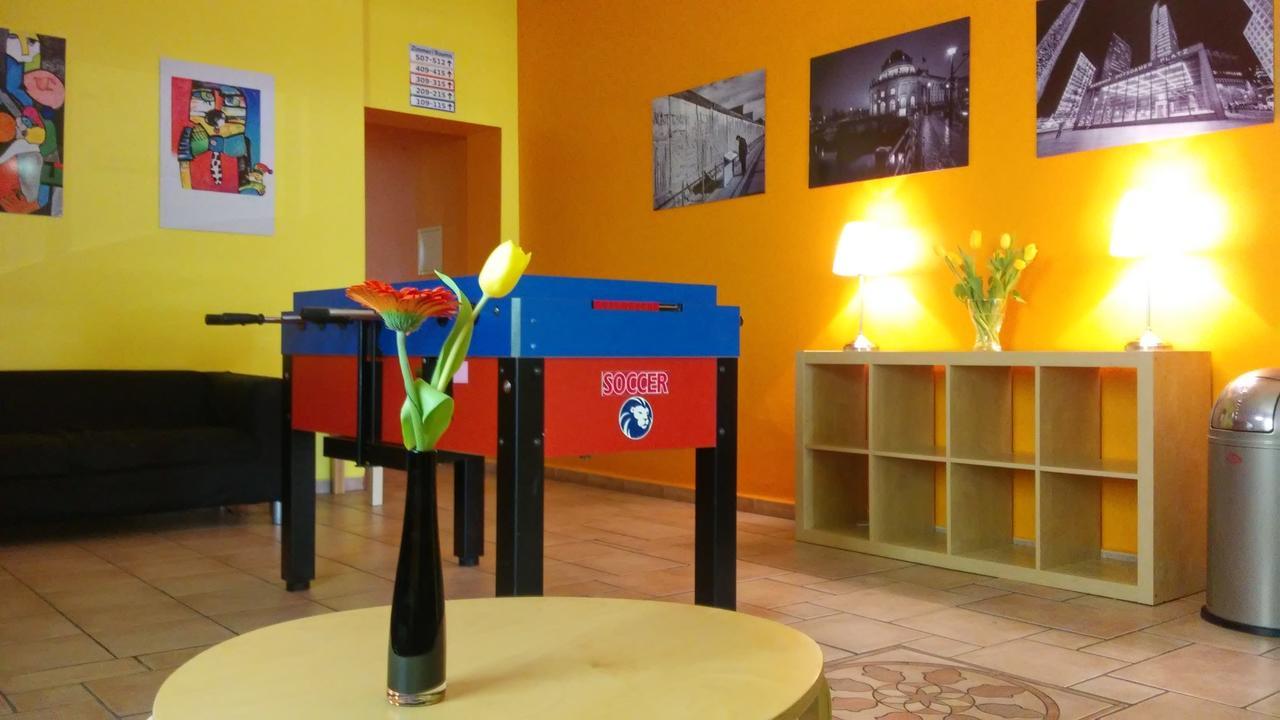 Happy Go Lucky Hotel + Hostel Schoneberg Berlin Exterior foto